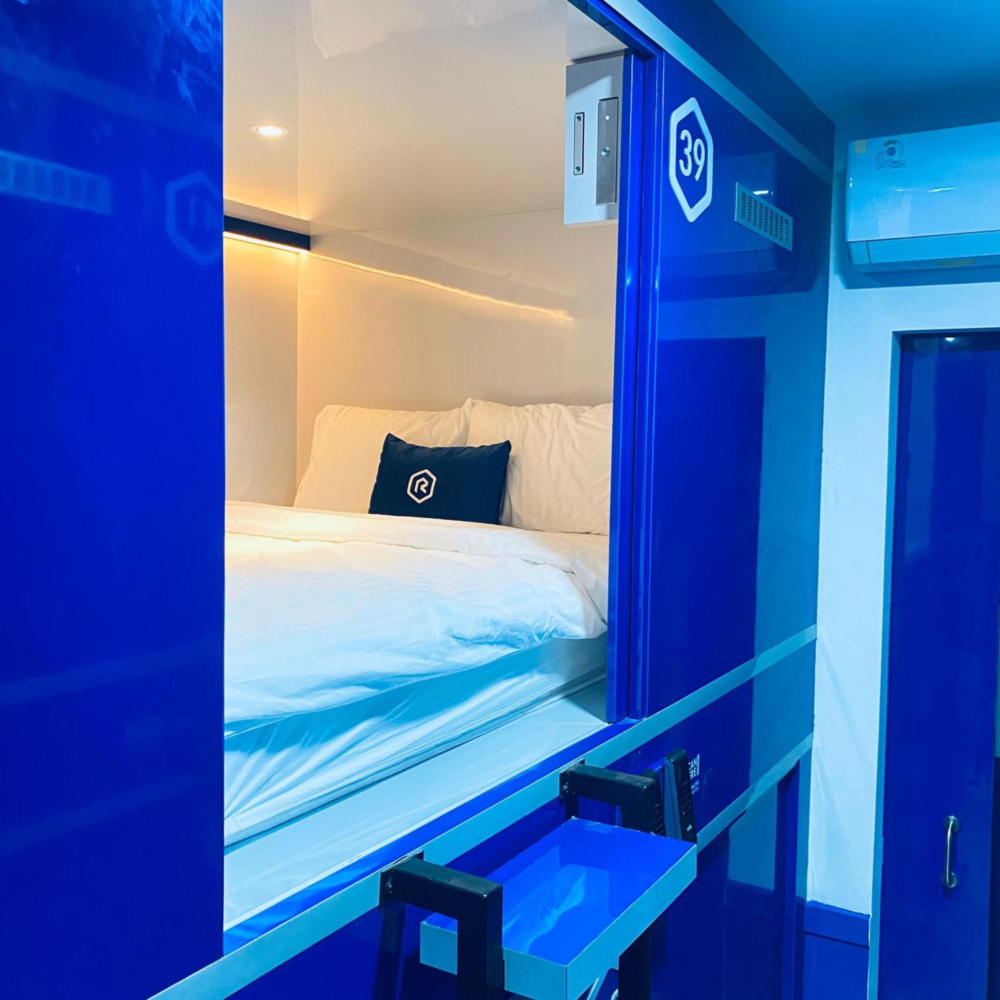 Hotel Rosalyne Sleepbox Malioboro 3 Yogyakarta Exterior foto