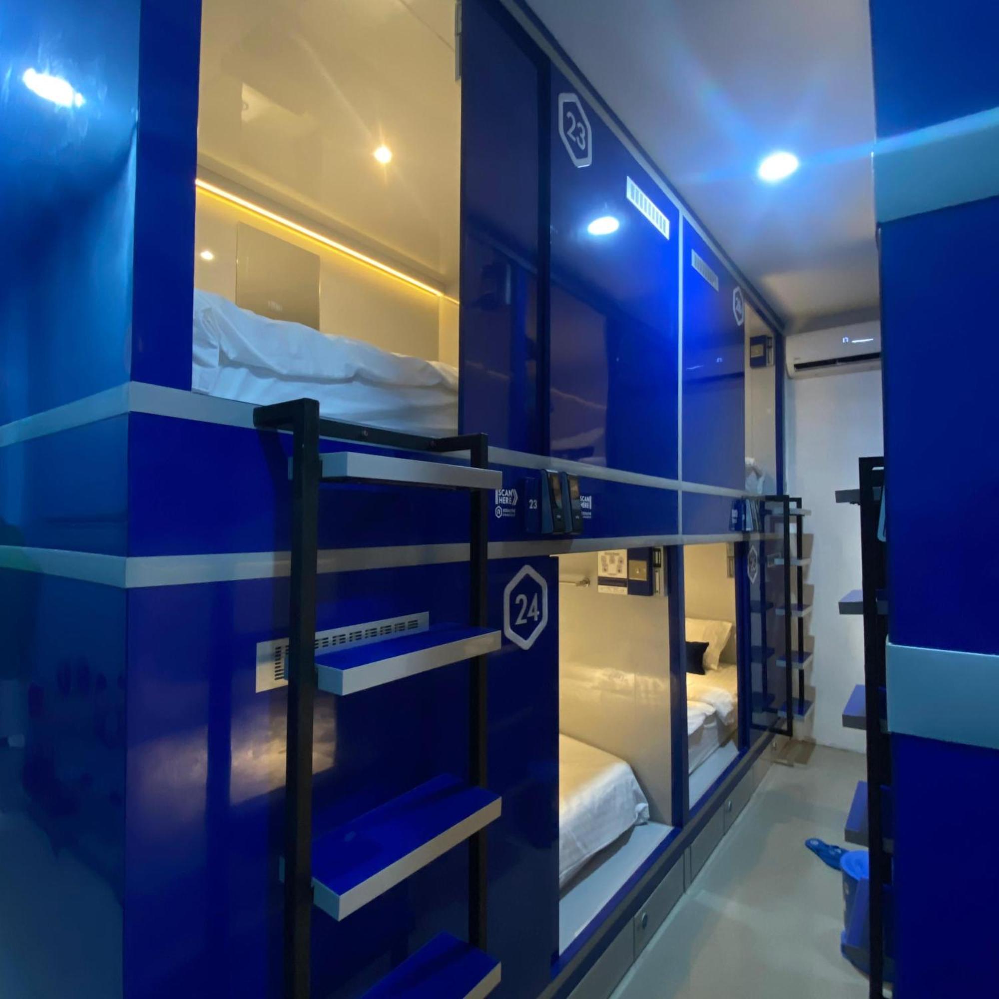 Hotel Rosalyne Sleepbox Malioboro 3 Yogyakarta Exterior foto