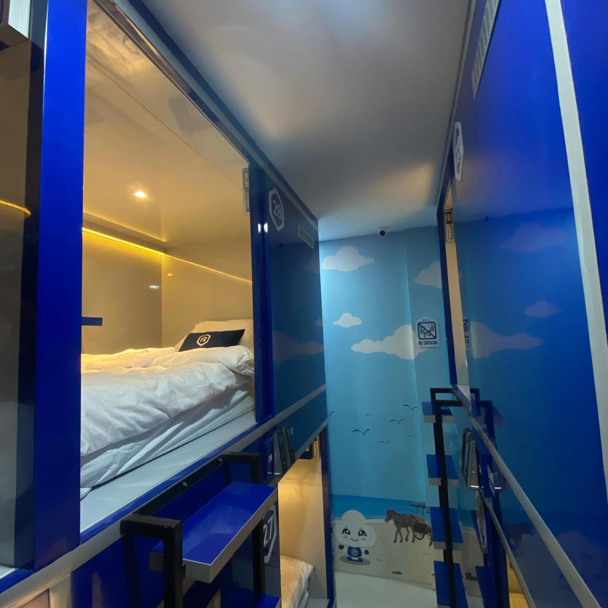 Hotel Rosalyne Sleepbox Malioboro 3 Yogyakarta Exterior foto